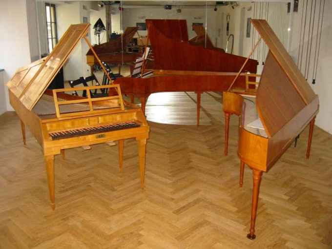 fabricant de pianos-fortes historiques